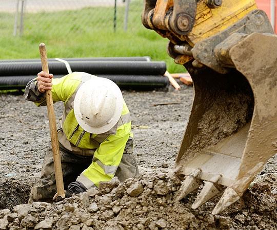 Земляные работы в Дубне и  Московской области